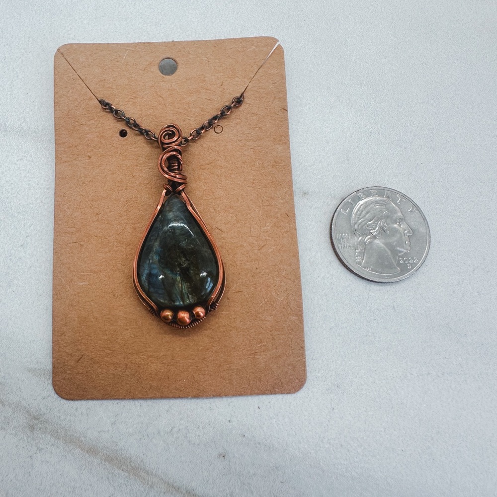 Labradorite wire wrapped necklace - Picture 3 of 3